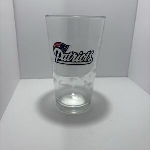 New England‎ Patriots NFL Pint Glass Set with Etched Logos